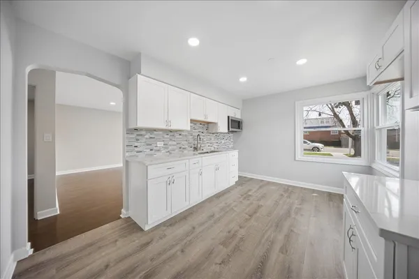 $2,400 | 7732 South Springfield Avenue, Chicago, IL 60652