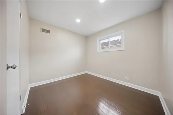 $2,400 | 7732 South Springfield Avenue, Chicago, IL 60652