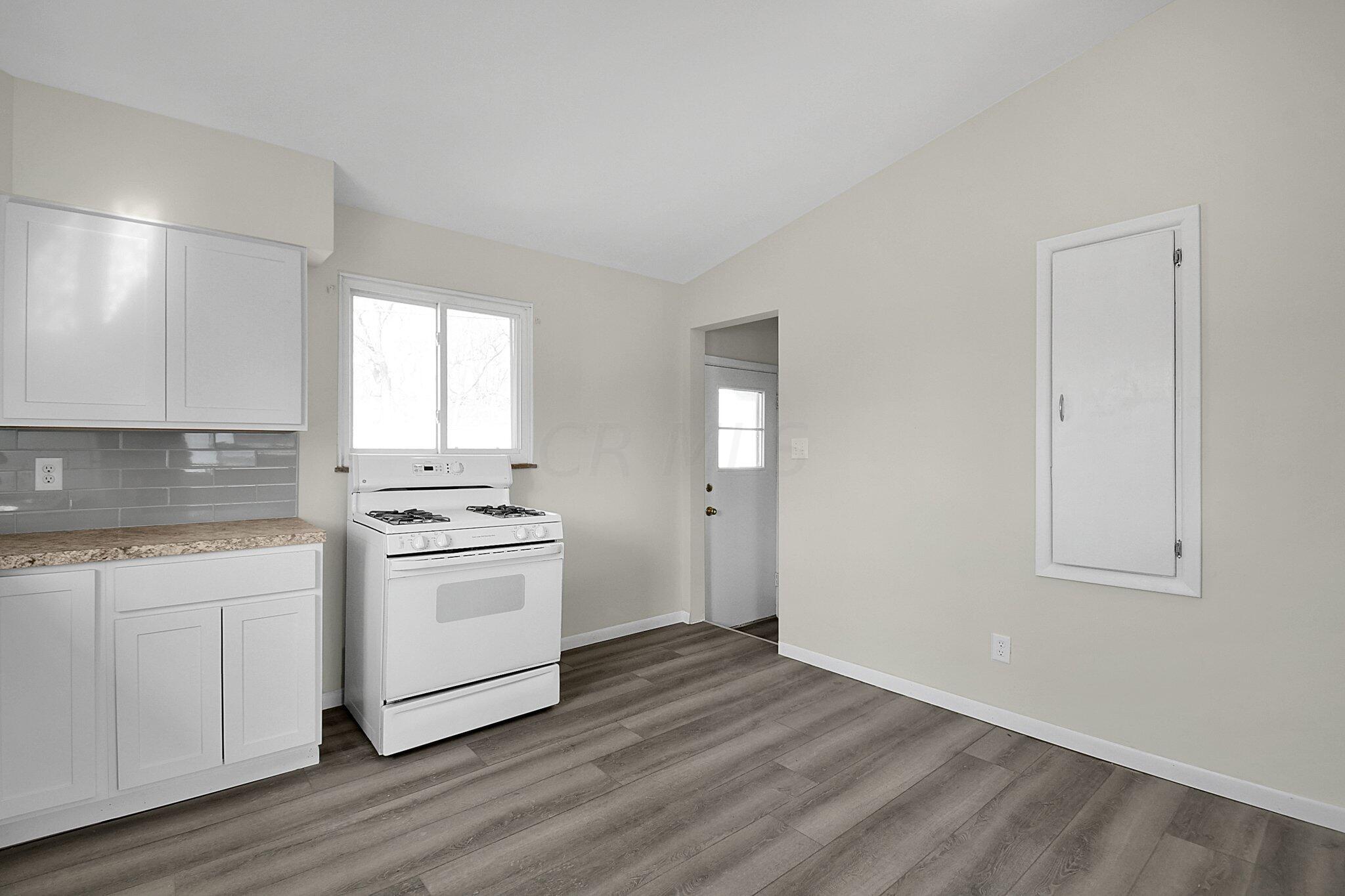 2218 Ridgeway Avenue Columbus, OH 43219 - Photo 9 of 31 8-web-or-mls-2218-ridgeway-ave