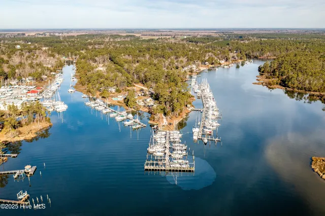 $32,000 | 414 Whittaker Point Road, Unit E30, Oriental, NC 28571