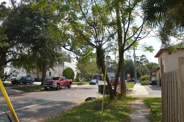 $1,250 | 3648 Riverside Avenue, Unit 1, Jacksonville, FL 32205