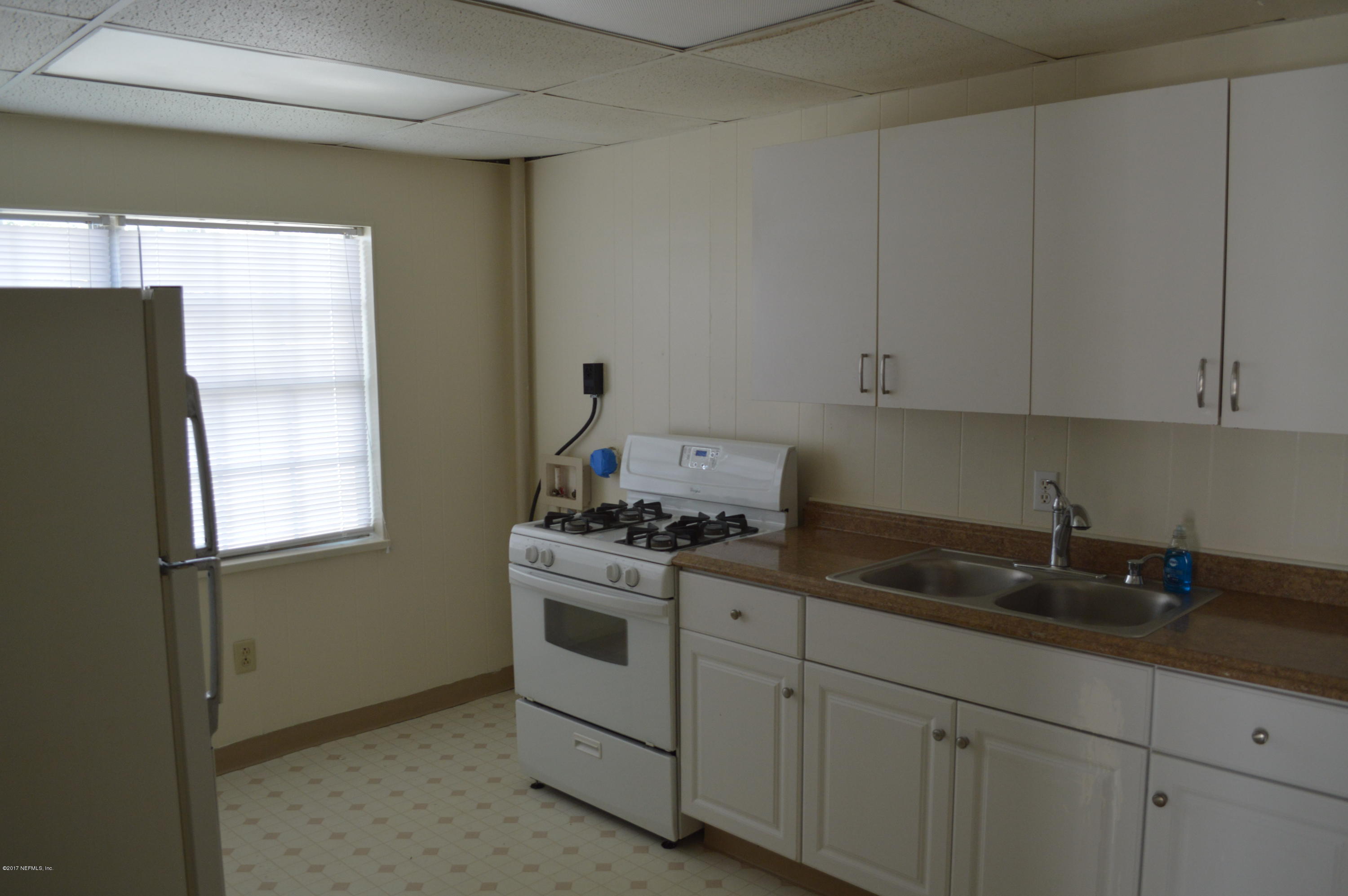 3648 Riverside Avenue, Unit 1 Jacksonville, FL 32205 - Photo 5 of 21 large kitchen