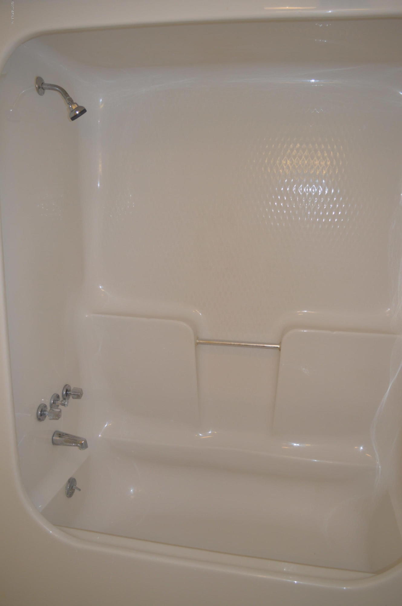 3648 Riverside Avenue, Unit 1 Jacksonville, FL 32205 - Photo 8 of 21 tub/shower