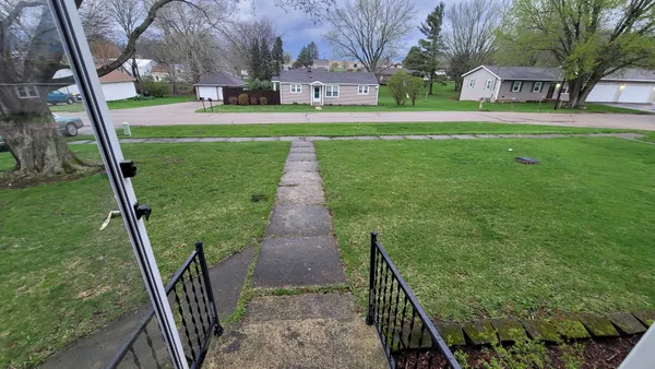 $199,900 | 611 East Snyder Street, Davis, IL 61019