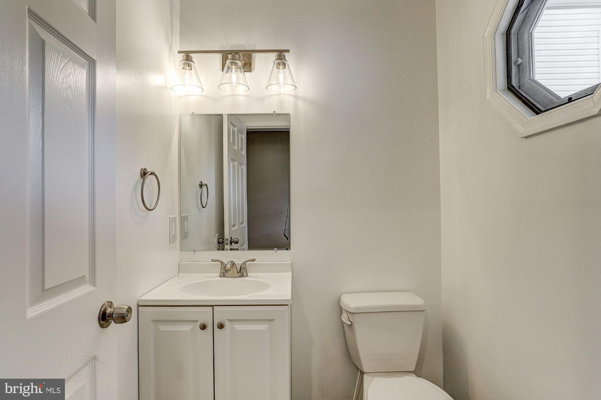 9410 Guilford Road Columbia, MD 21046 - Photo 12 of 39 Powder Room