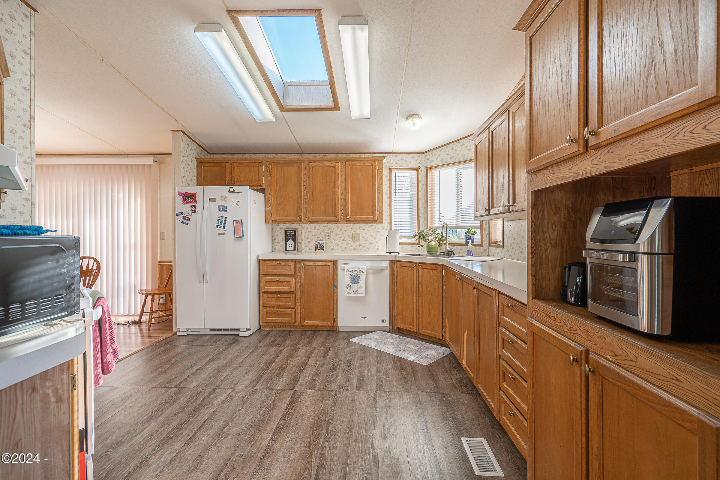 868 Southeast Hankel Street Dallas, OR 97338 - Photo 19 of 35 hankel-backlightmarketing-20