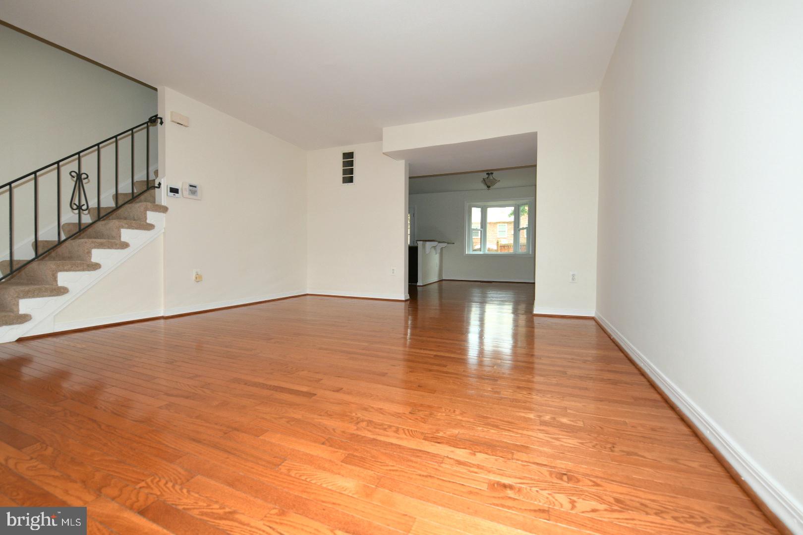 8487 Imperial Drive, Unit 6E Laurel, MD 20708 - Photo 4 of 21 Living Room
