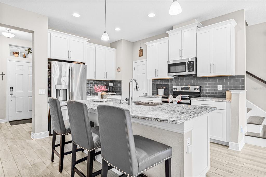 9237 Fox Sparrow Road Tampa, FL 33626 - Photo 4 of 24