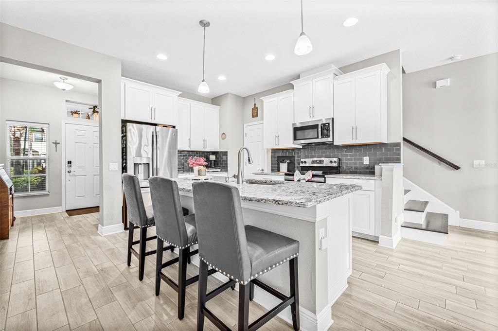 9237 Fox Sparrow Road Tampa, FL 33626 - Photo 5 of 24