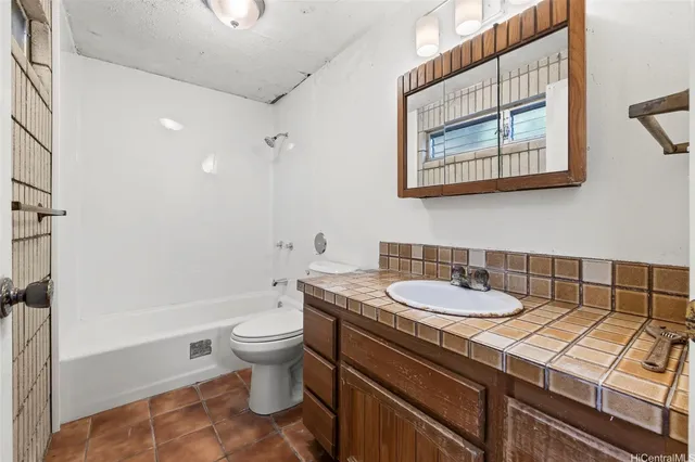 $995,000 | 2327 Round Top Drive, Honolulu, HI 96822