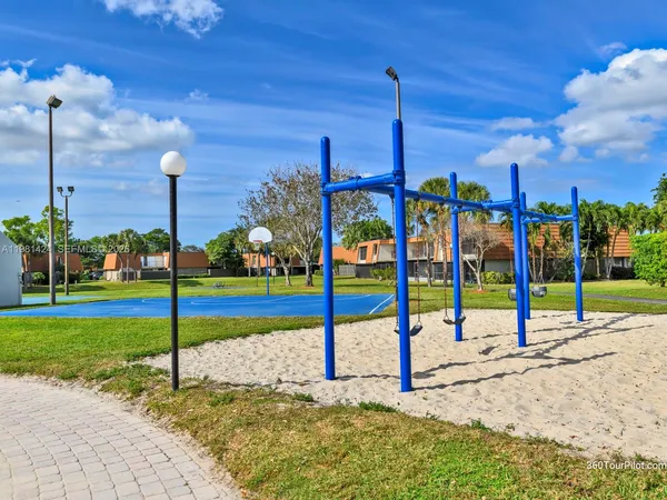 $4,500 | 1663 East Harmony Lake Circle, Davie, FL 33324