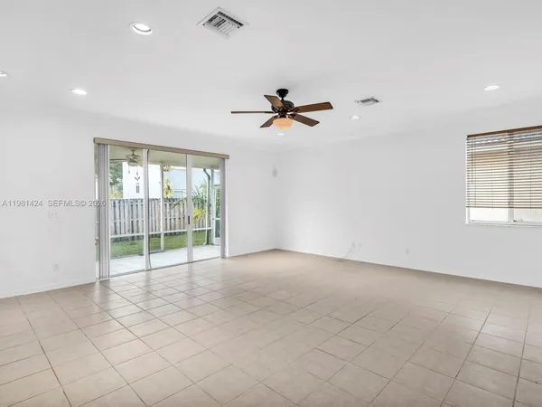 $4,500 | 1663 East Harmony Lake Circle, Davie, FL 33324