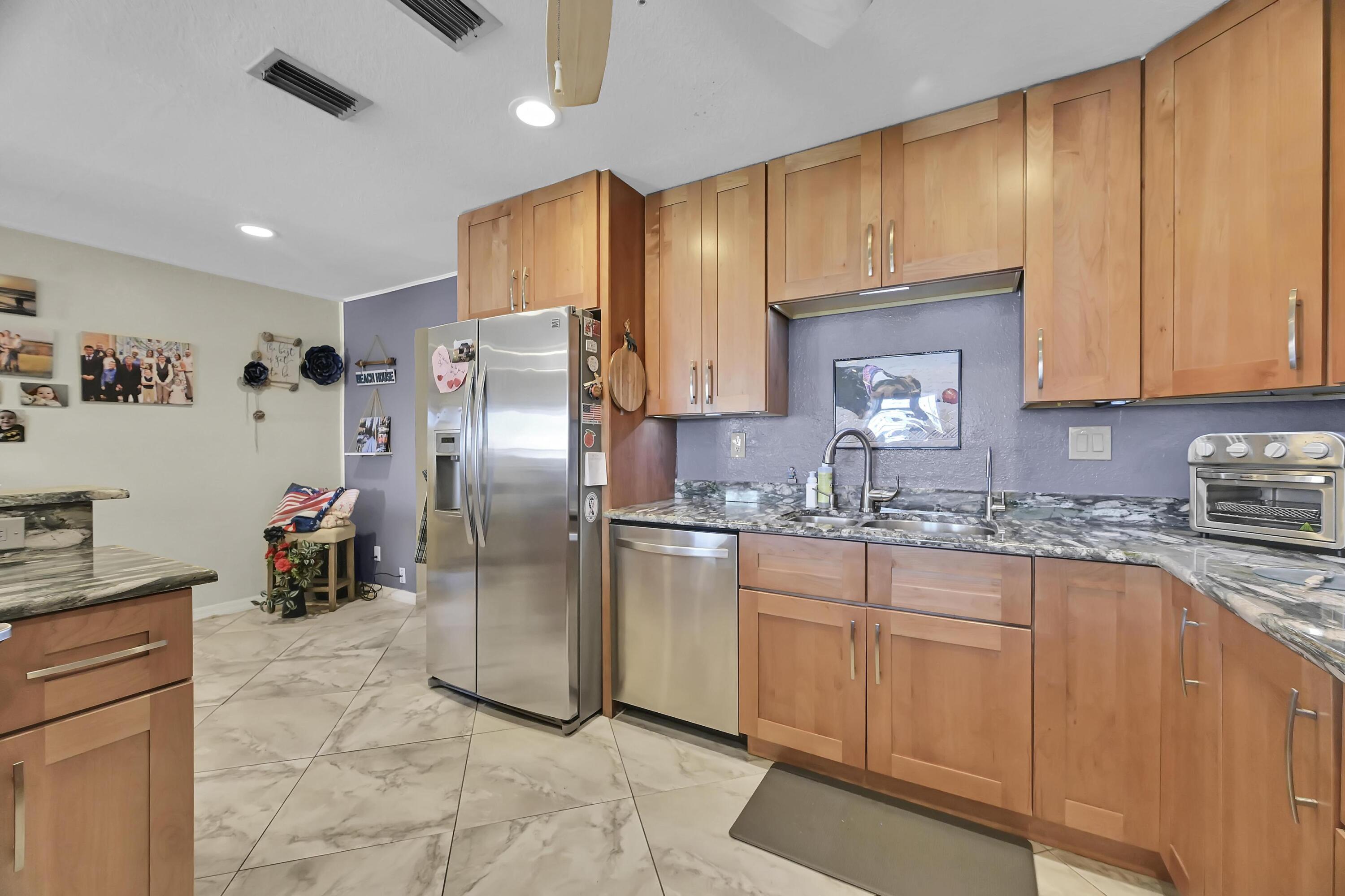 6002 Indrio Road, Unit K2 Fort Pierce, FL 34951 - Photo 8 of 24 Kitchen