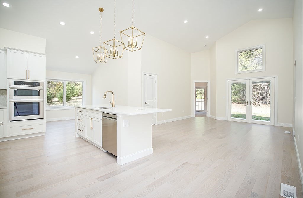 241 Palmer Road Monson, MA 01057 - Photo 5 of 42