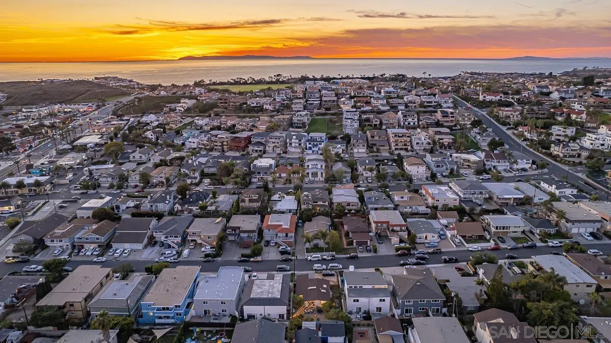 34082 La Serena Drive Dana Point, CA 92629 - Photo 38 of 43 an aerial view of a city with lots of residential buildings and ocean view in back