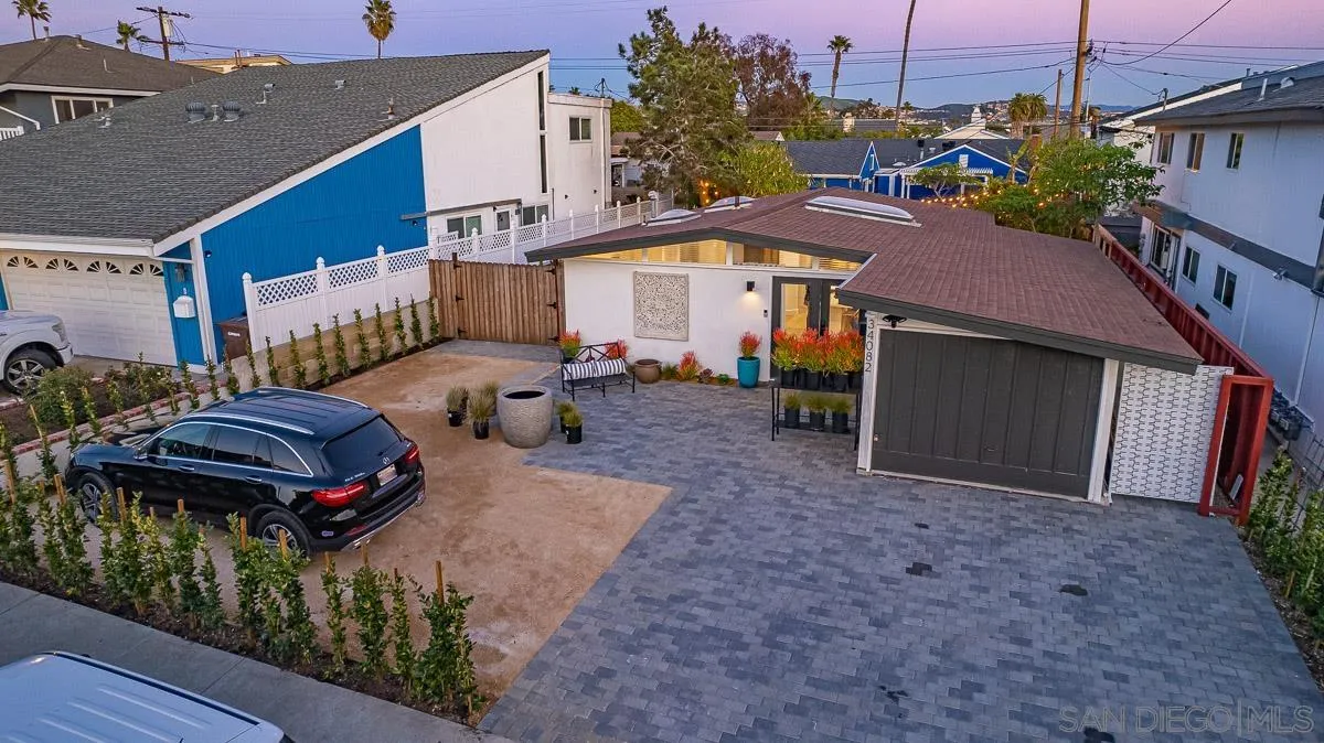 34082 La Serena Drive Dana Point, CA 92629 - Photo 39 of 43 a front view of a house with garden and parking space