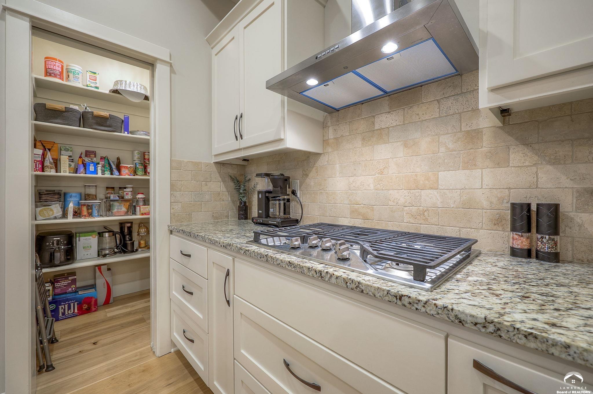 2250 Lake Pointe Drive, Unit 300 Lawrence, KS 66049 - Photo 11 of 35