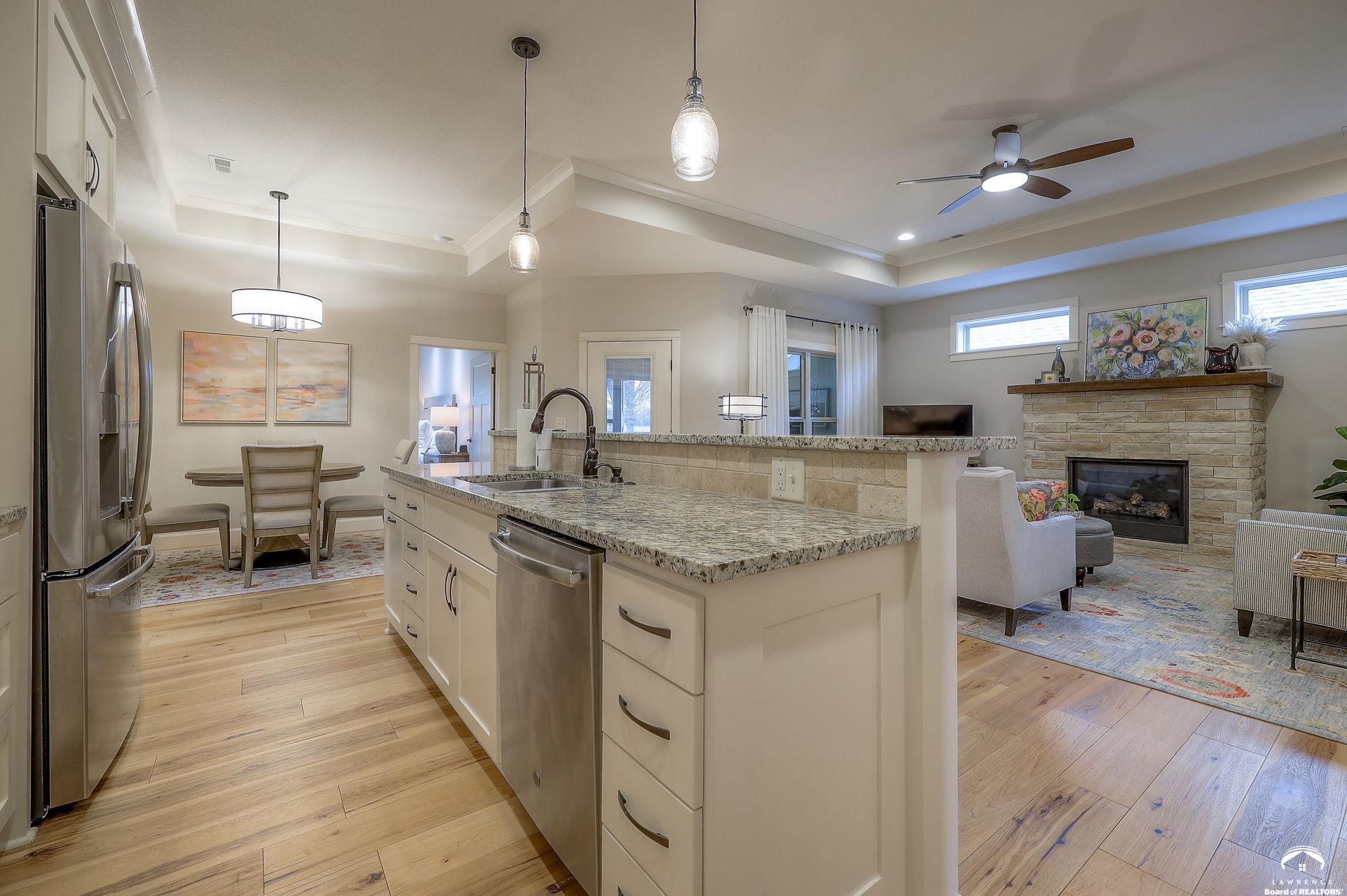 2250 Lake Pointe Drive, Unit 300 Lawrence, KS 66049 - Photo 12 of 35