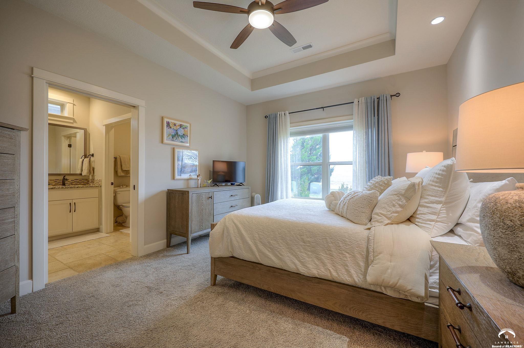 2250 Lake Pointe Drive, Unit 300 Lawrence, KS 66049 - Photo 20 of 35