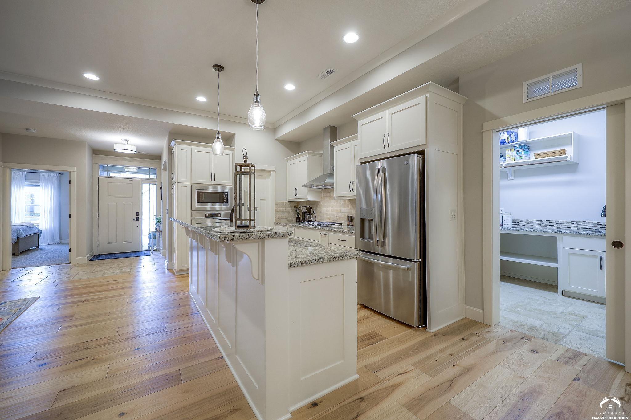 2250 Lake Pointe Drive, Unit 300 Lawrence, KS 66049 - Photo 8 of 35