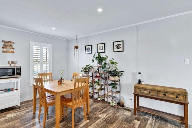 104 Private Road 1114 Decatur, TX 76234 - Photo 11 of 39 a dining room with furniture and window