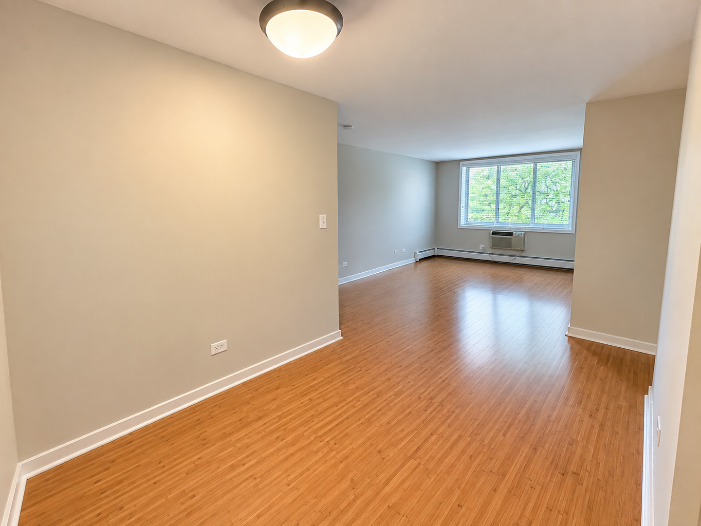707 West Sheridan Road, Unit 405 Chicago, IL 60613 - Photo 6 of 20 Gallery Image 6