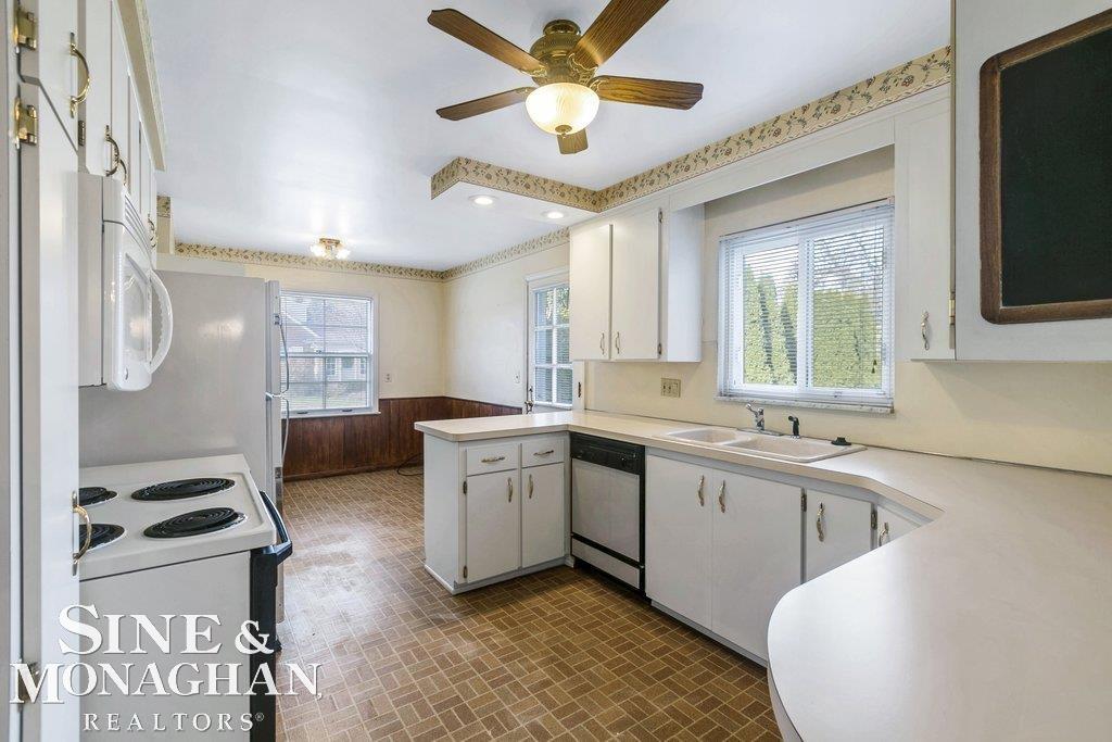 770 Shoreham Road Grosse Pointe Woods, MI 48236 - Photo 7 of 37