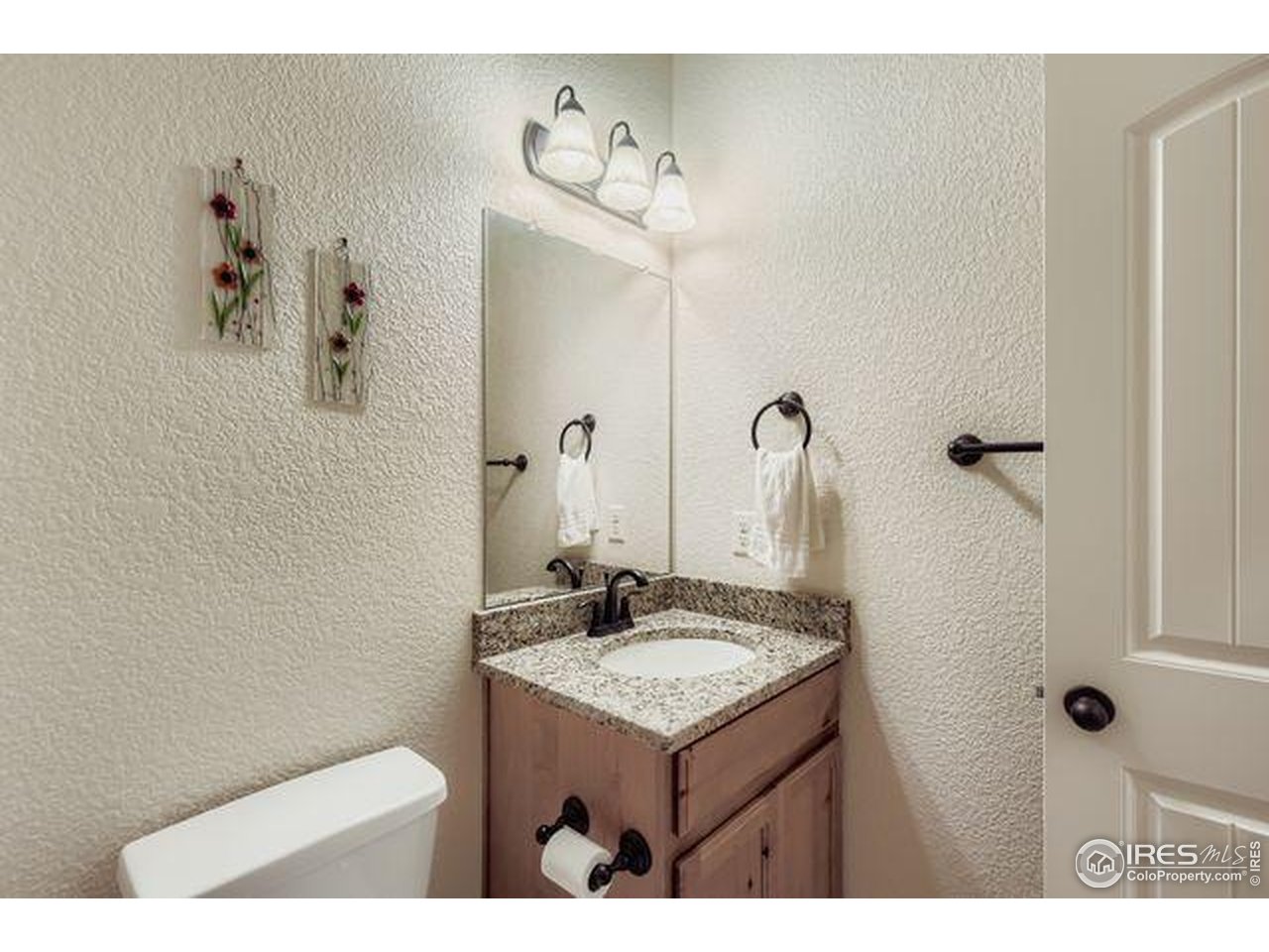 3453 Rhea Drive Loveland, CO 80537 - Photo 19 of 33 Main Floor Full Bathroom