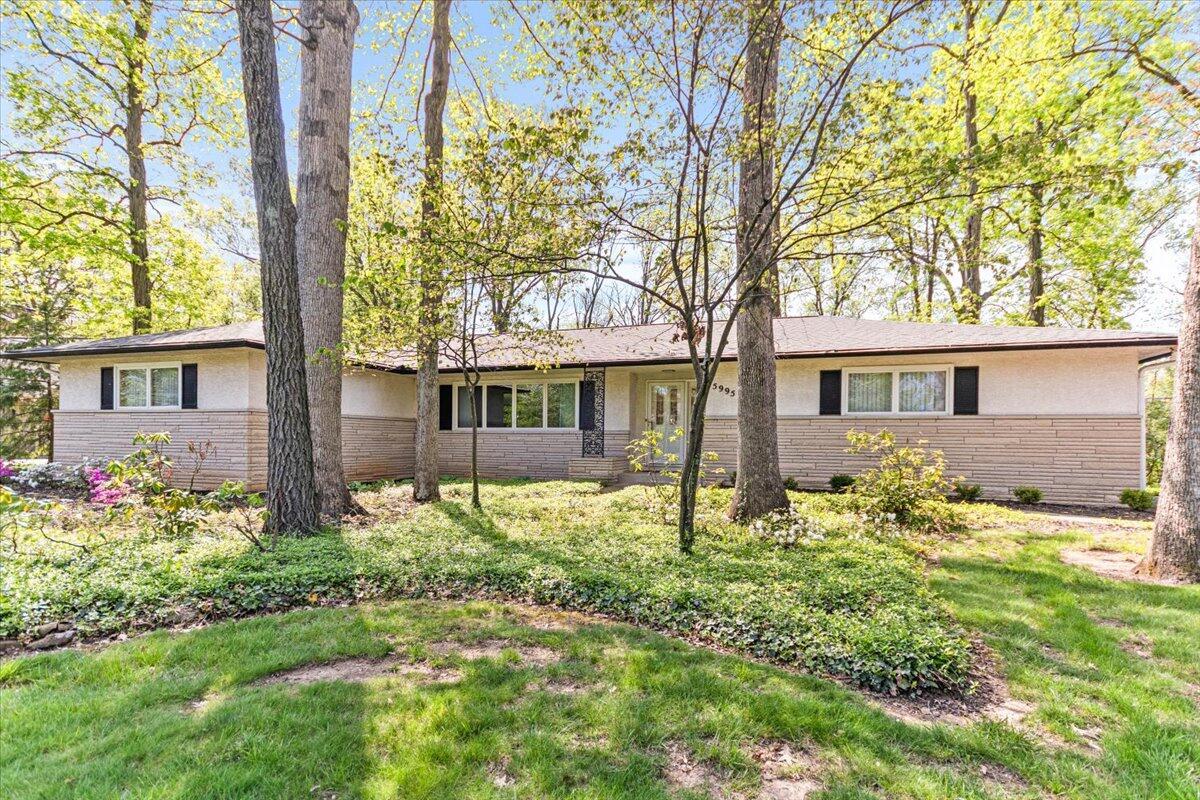5995 Whitman Road Columbus, OH 43213 - Photo 2 of 36 02-Exterior Front
