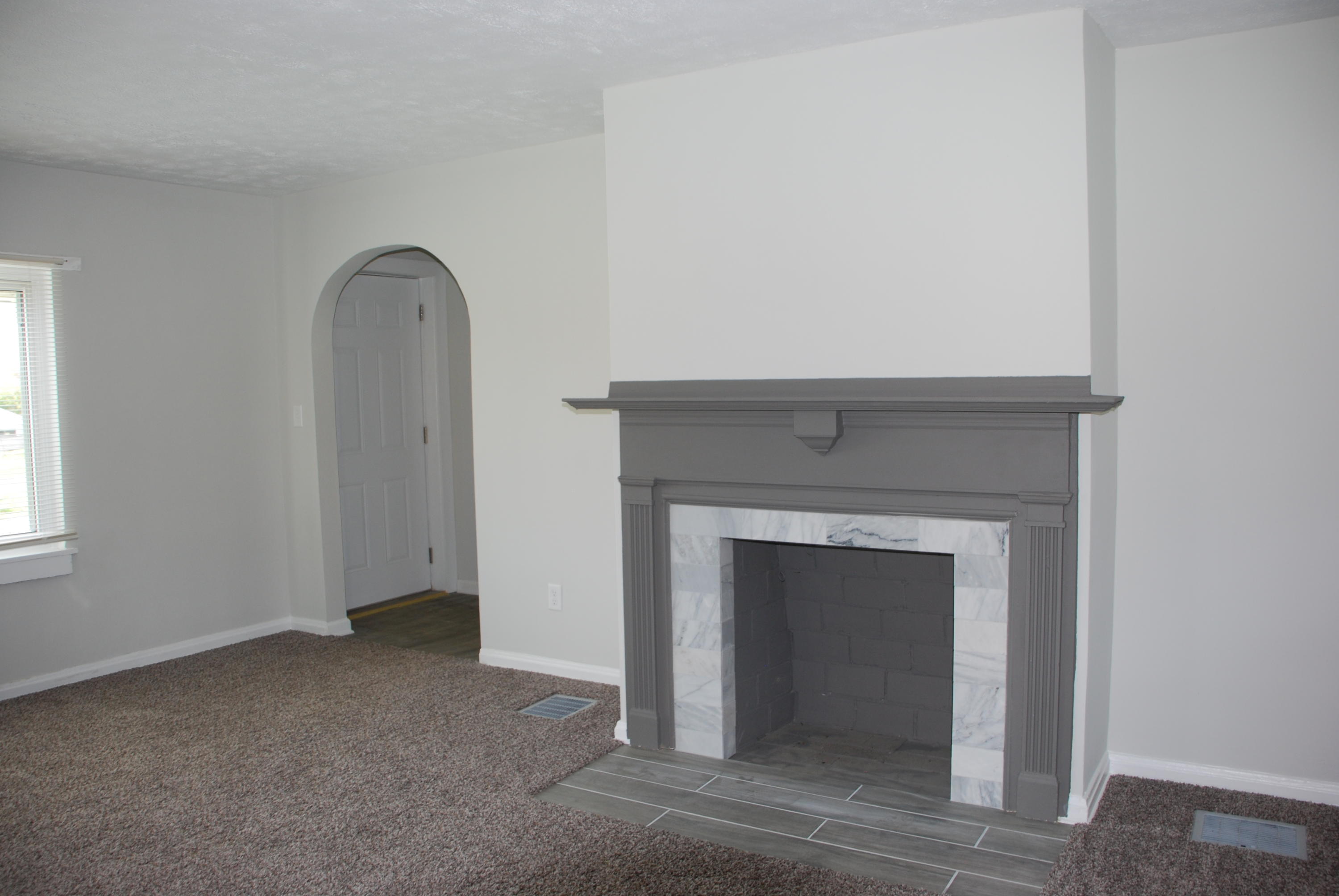 402 East 3rd Street Springfield, OH 45503 - Photo 8 of 33