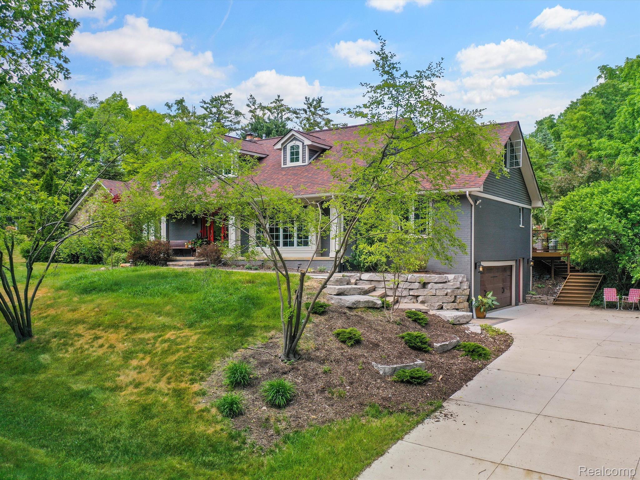734 Edgewood Drive Rochester, MI 48306 - Photo 2 of 76 Gallery Image 2