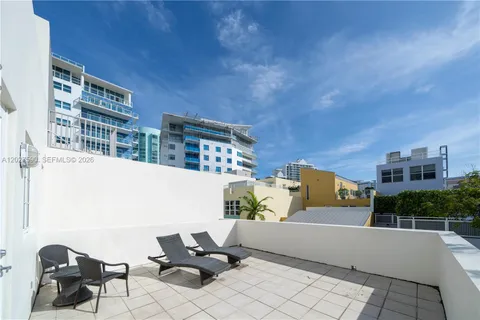 $2,686,000 | 230 Water Way, Miami Beach, FL 33141