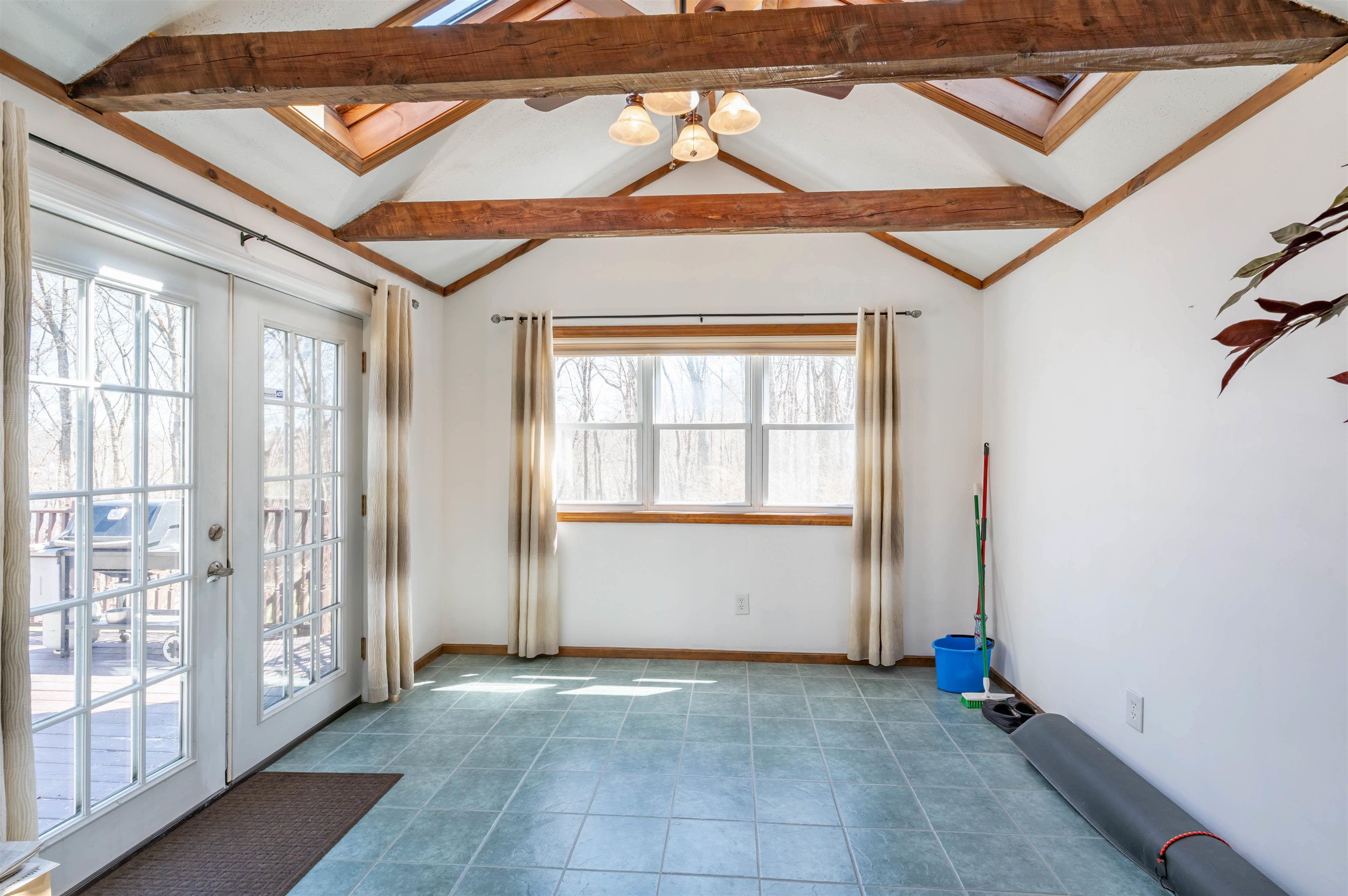 7 Dattilo Road Derry, NH 03038 - Photo 6 of 15 Gallery Image 6