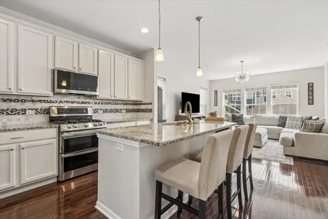 $750,000 | 33 North Lincoln Lane, Arlington Heights, IL 60004
