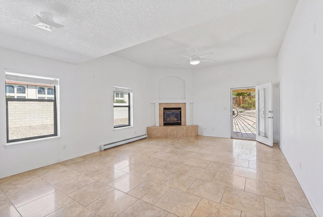 3201 Oakmount Drive Southeast Rio Rancho, NM 87124 - Photo 4 of 25 Gallery Image 4