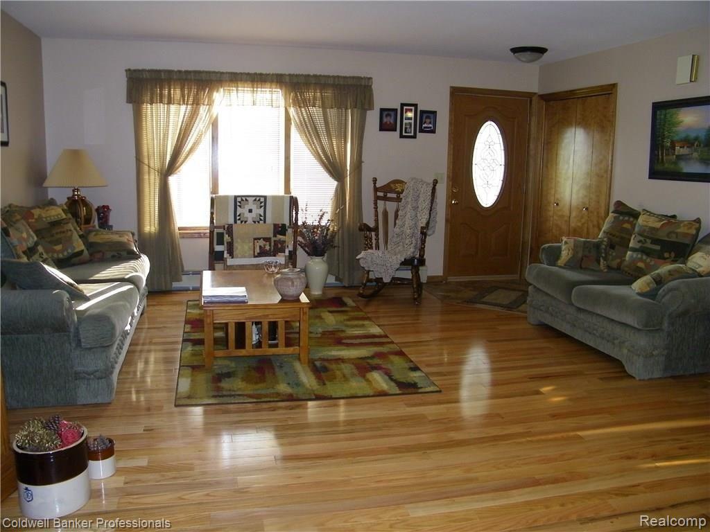 5938 Old State Road North Branch, MI 48461 - Photo 8 of 31 100_3795.jpg