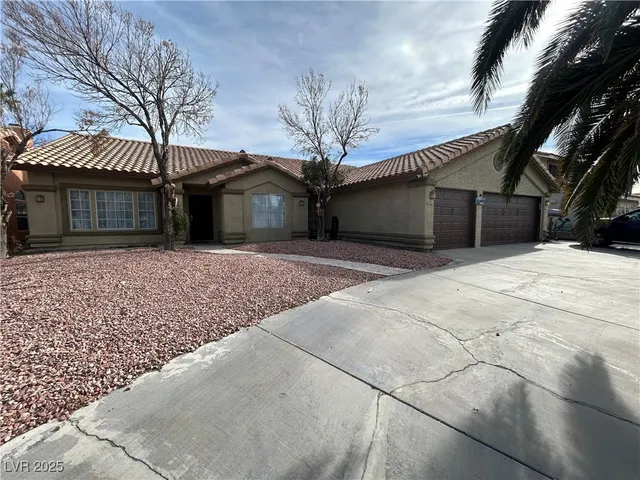 $2,999 | 3436 North Tenaya Way, Las Vegas, NV 89129