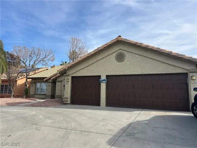 $2,999 | 3436 North Tenaya Way, Las Vegas, NV 89129