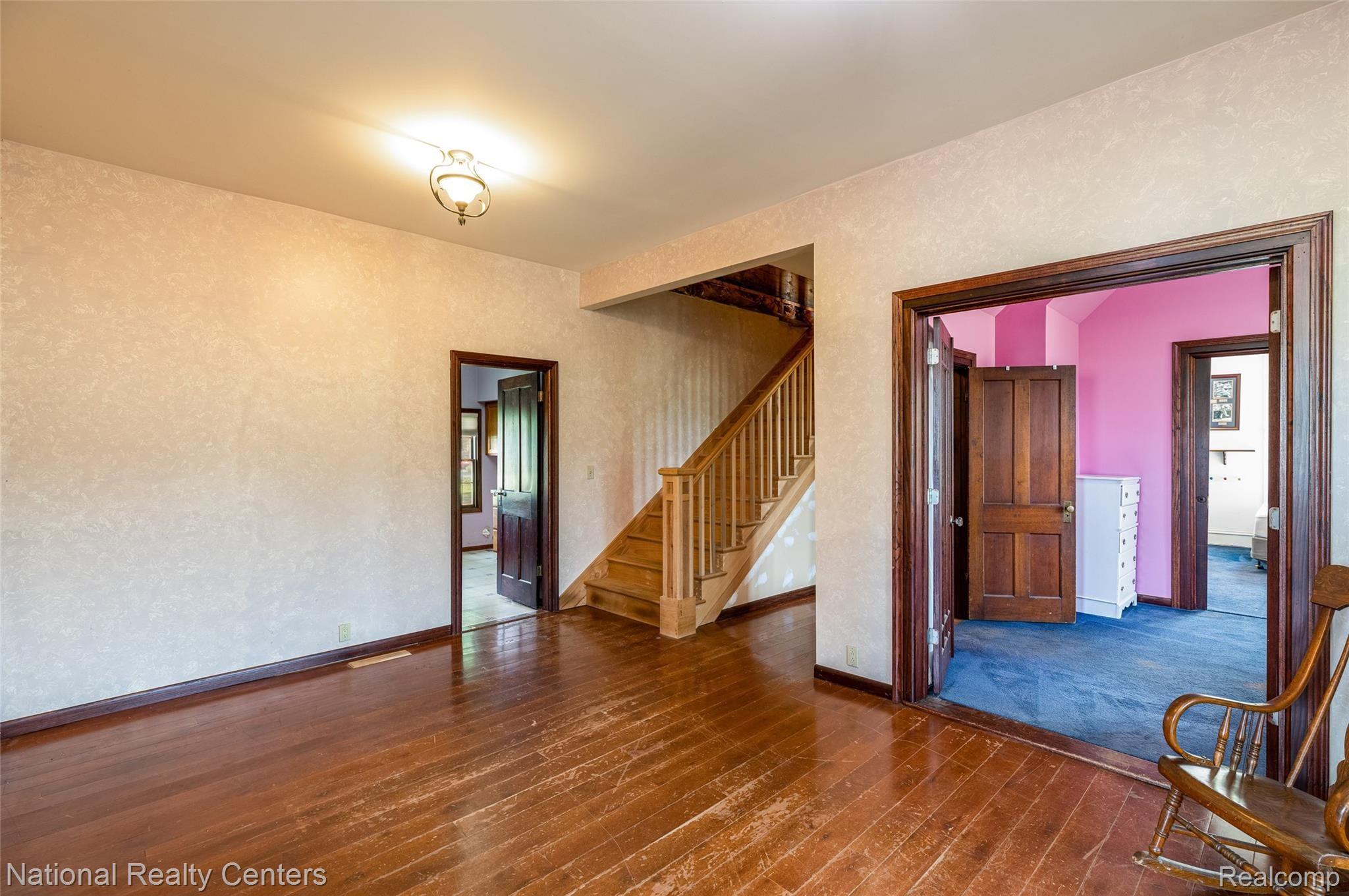 9155 Six Mile Road Northville, MI 48168 - Photo 22 of 40 22.Living