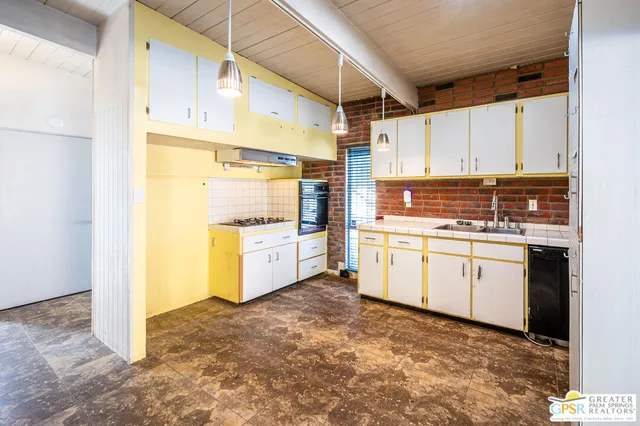 $747,000 | 488 East Laurel Circle, Palm Springs, CA 92262