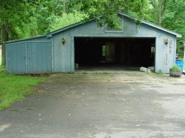 6377 Lozon Road Marine City, MI 48039 - Photo 8 of 10 Garage Workshop