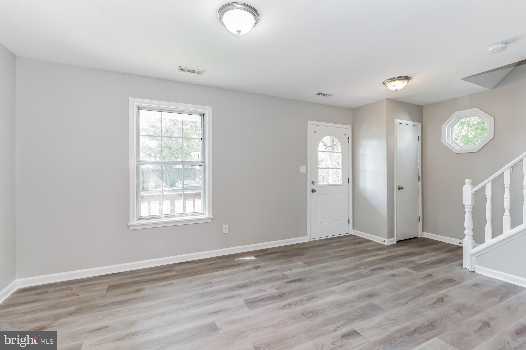 1708 Potomac Road Edgewater, MD 21037 - Photo 3 of 29