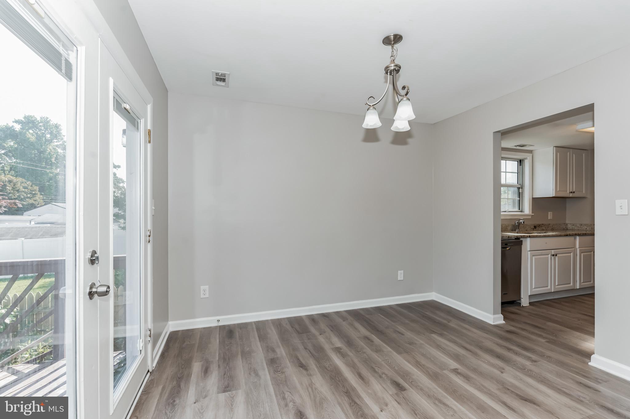 1708 Potomac Road Edgewater, MD 21037 - Photo 5 of 29