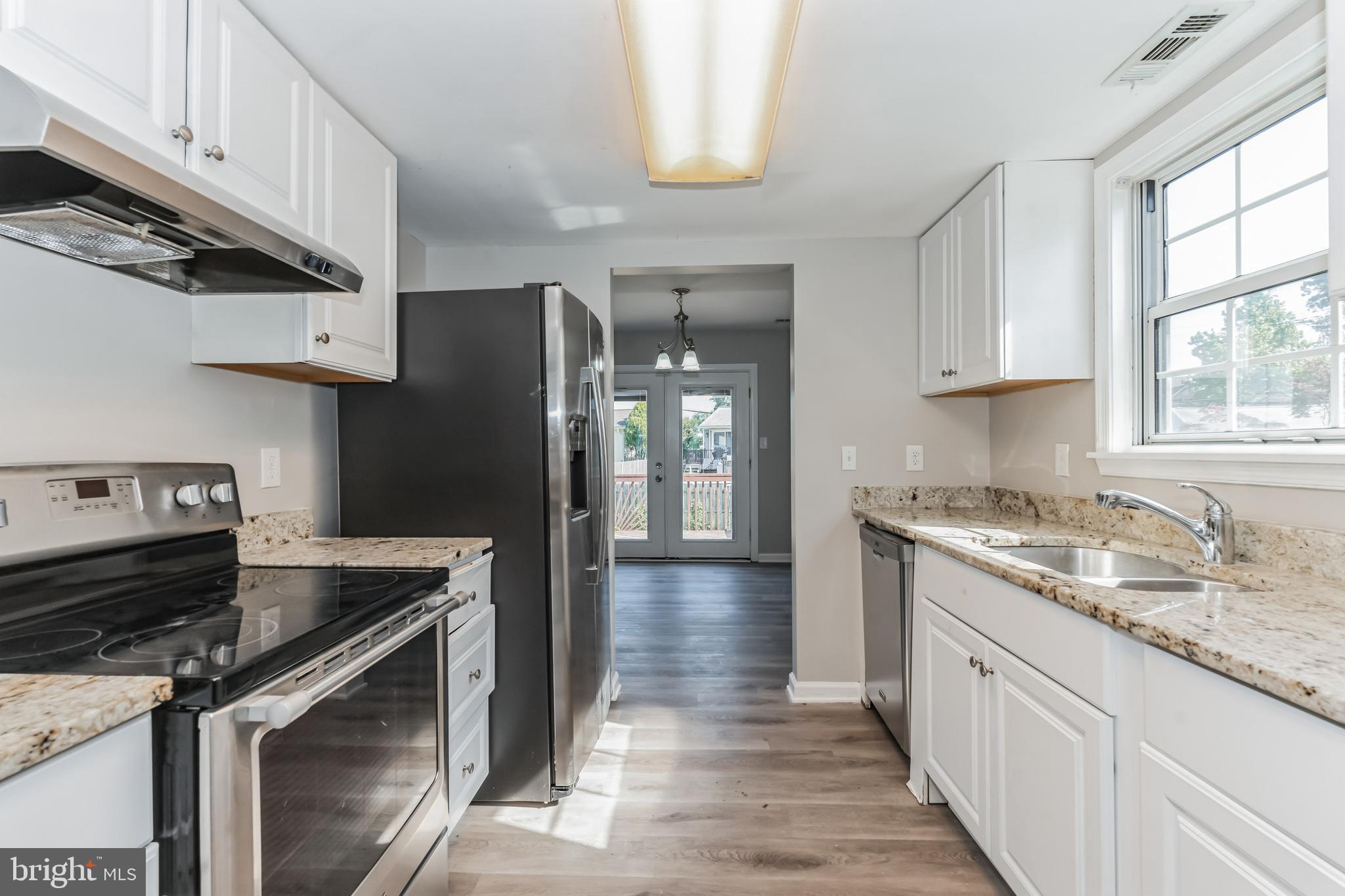 1708 Potomac Road Edgewater, MD 21037 - Photo 6 of 29