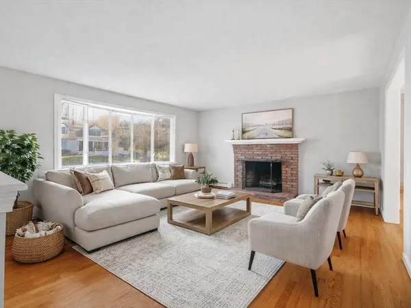 $689,500 | 3 South Central Street, Milford, MA 01757