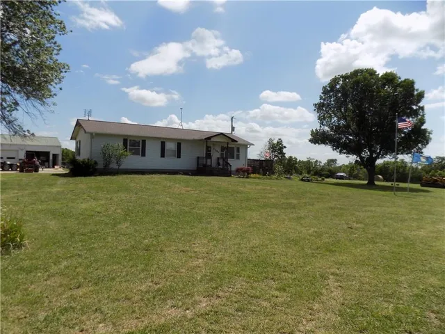 $495,000 | 1392 Rock Creek Road, Williamsburg, KS 66095