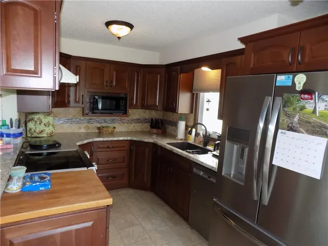 $495,000 | 1392 Rock Creek Road, Williamsburg, KS 66095