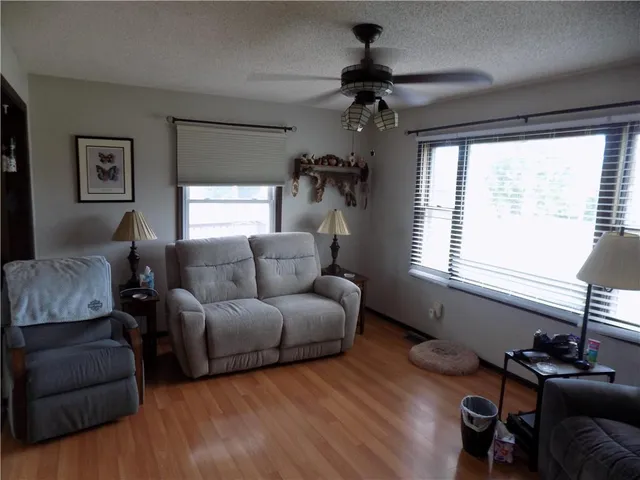 $495,000 | 1392 Rock Creek Road, Williamsburg, KS 66095