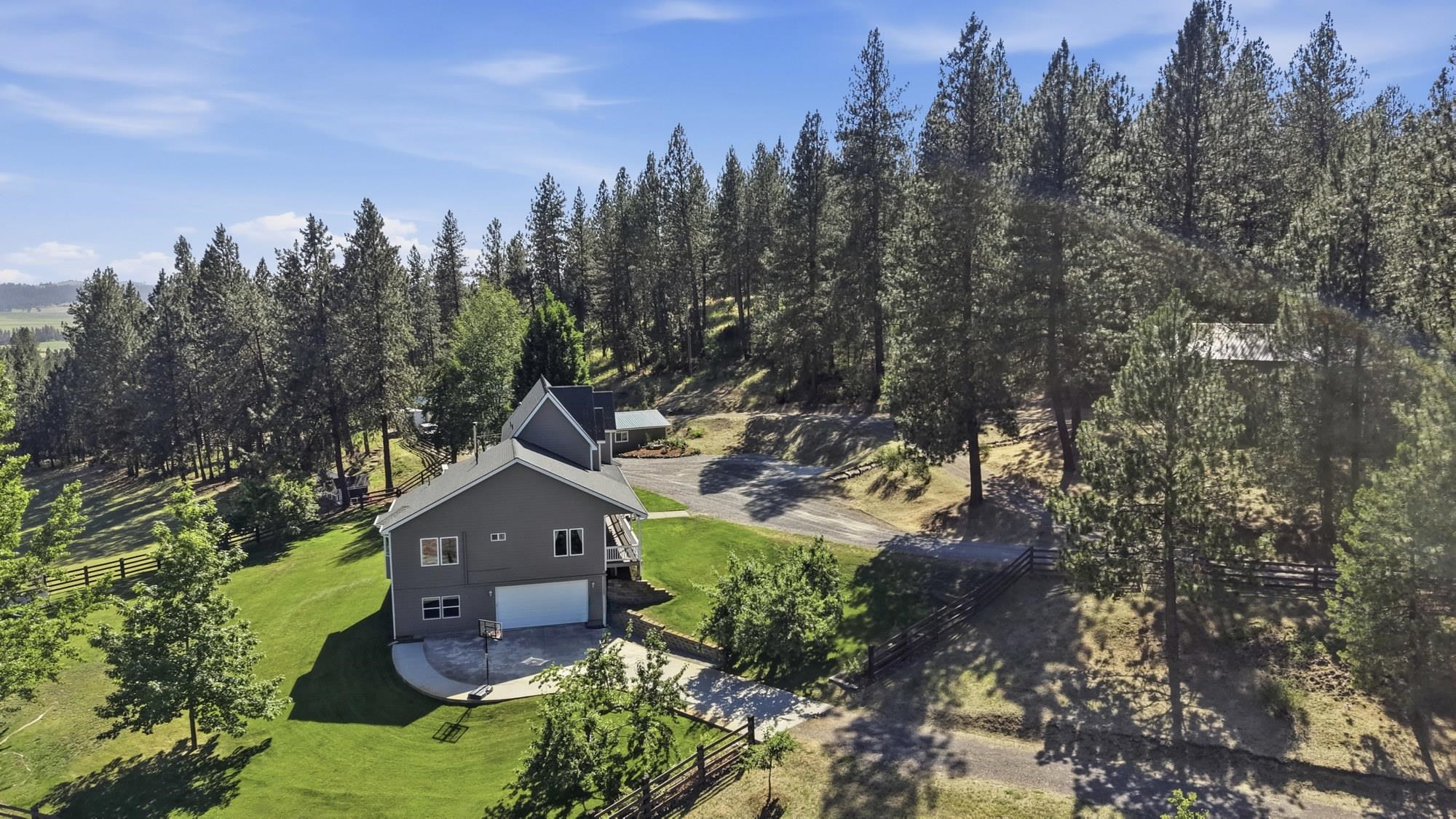 9516 East Day Road Mead, WA 99021 - Photo 1 of 50