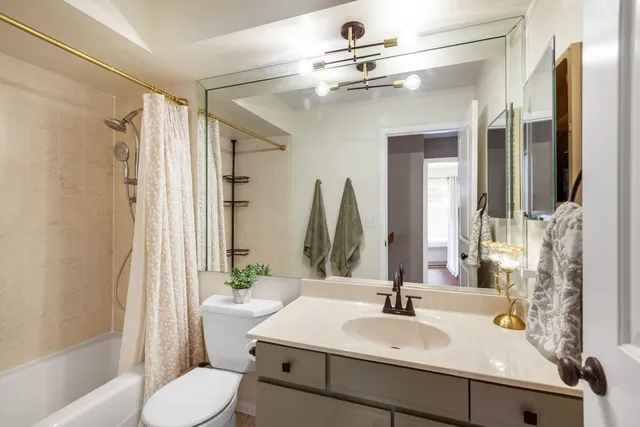 $549,000 | 138 Oak Street, Lake Zurich, IL 60047